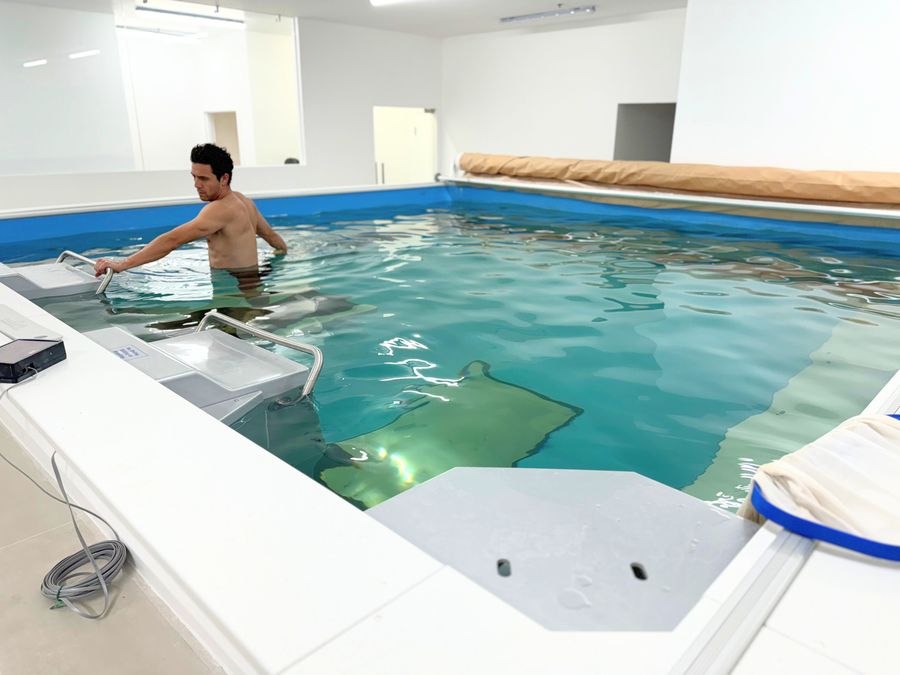 Hydrotherapy pool